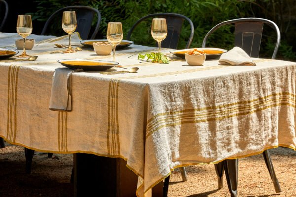 rene mant amb ocre Cojín de lino Rene - Ocre