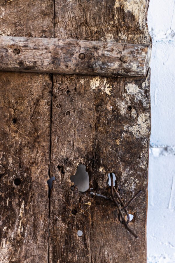 72 La Foret-1068 Puerta antigua Marroquí con pátina original