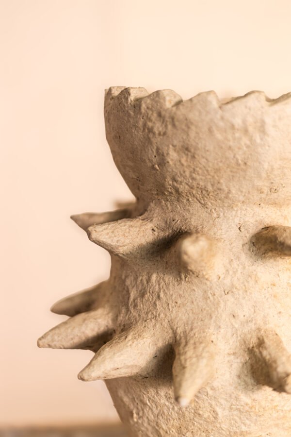 Jarrón papel maché con puas