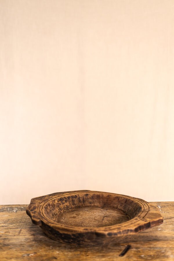 Bandeja antigua de teca con asas  no. 2