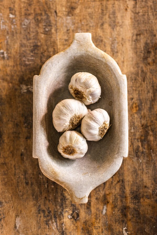 Plato antiguo de mármol