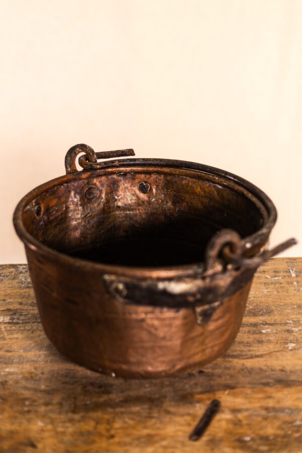 Caldero Antigüo de cobre de hierro