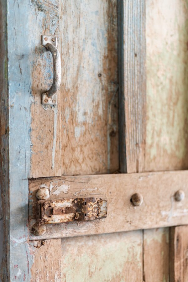 72 La Foret-3482 Puerta antigua Marroquí con pátina azúl